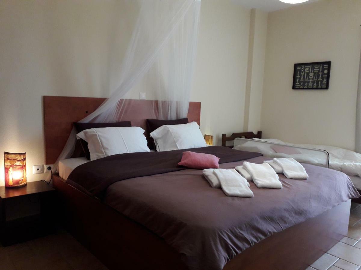 Marathon Beachside Villa 100M From The Beach Schinias Exterior photo